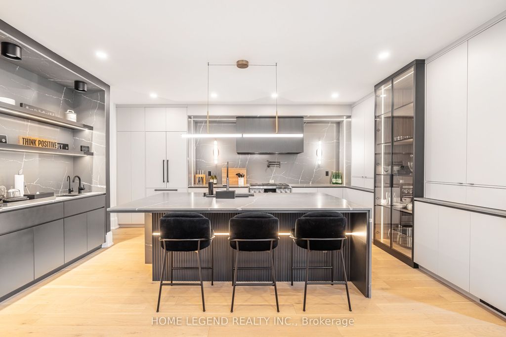 Photo of 10 Hearthwood Gate, Whitchurch-Stouffville, ON L4A 4X1 (MLS # N13114622)