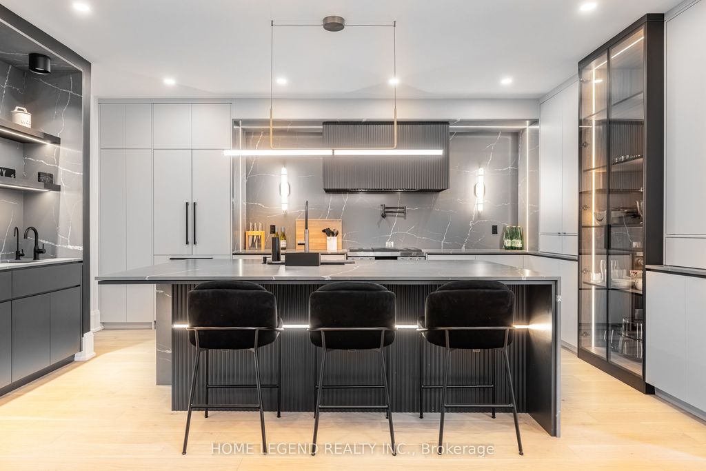 Photo of 10 Hearthwood Gate, Whitchurch-Stouffville, ON L4A 4X1 (MLS # N13114622)