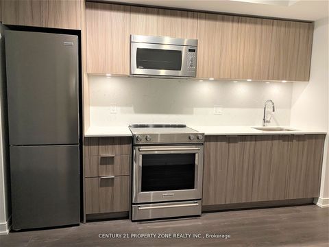 30 Samuel Wood Way 1711 Toronto ON M9B 0C9
