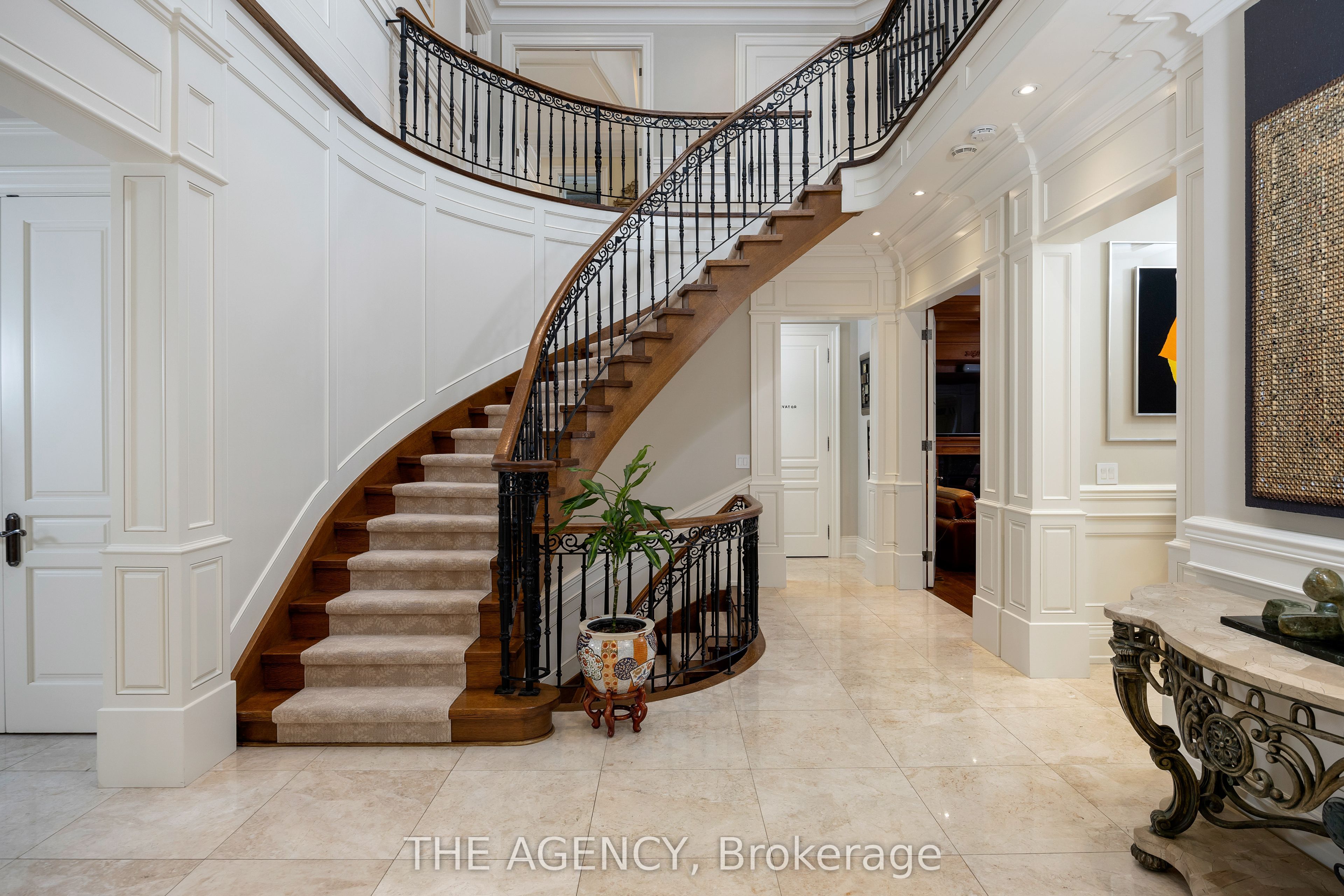 75 Arjay Crescent