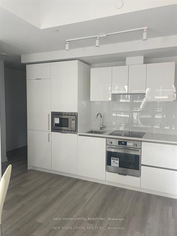 238 Simcoe Street 1407