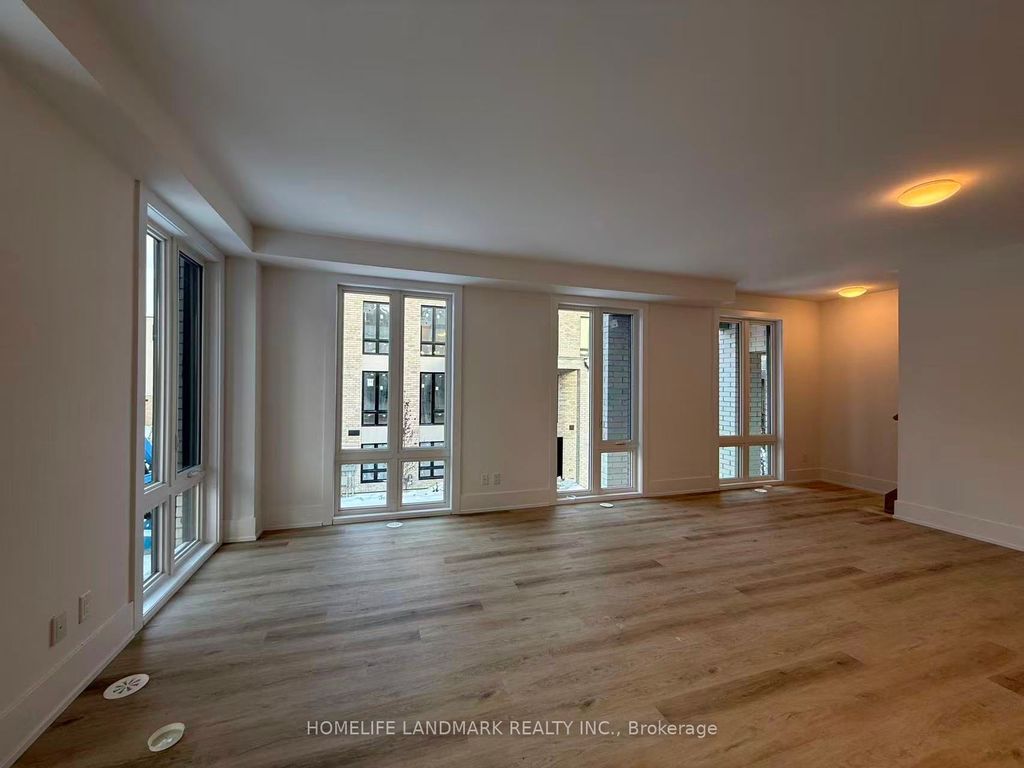 Photo of 11 Kerns Lane, Richmond Hill, ON L4E 1M1 (MLS # N13104610)