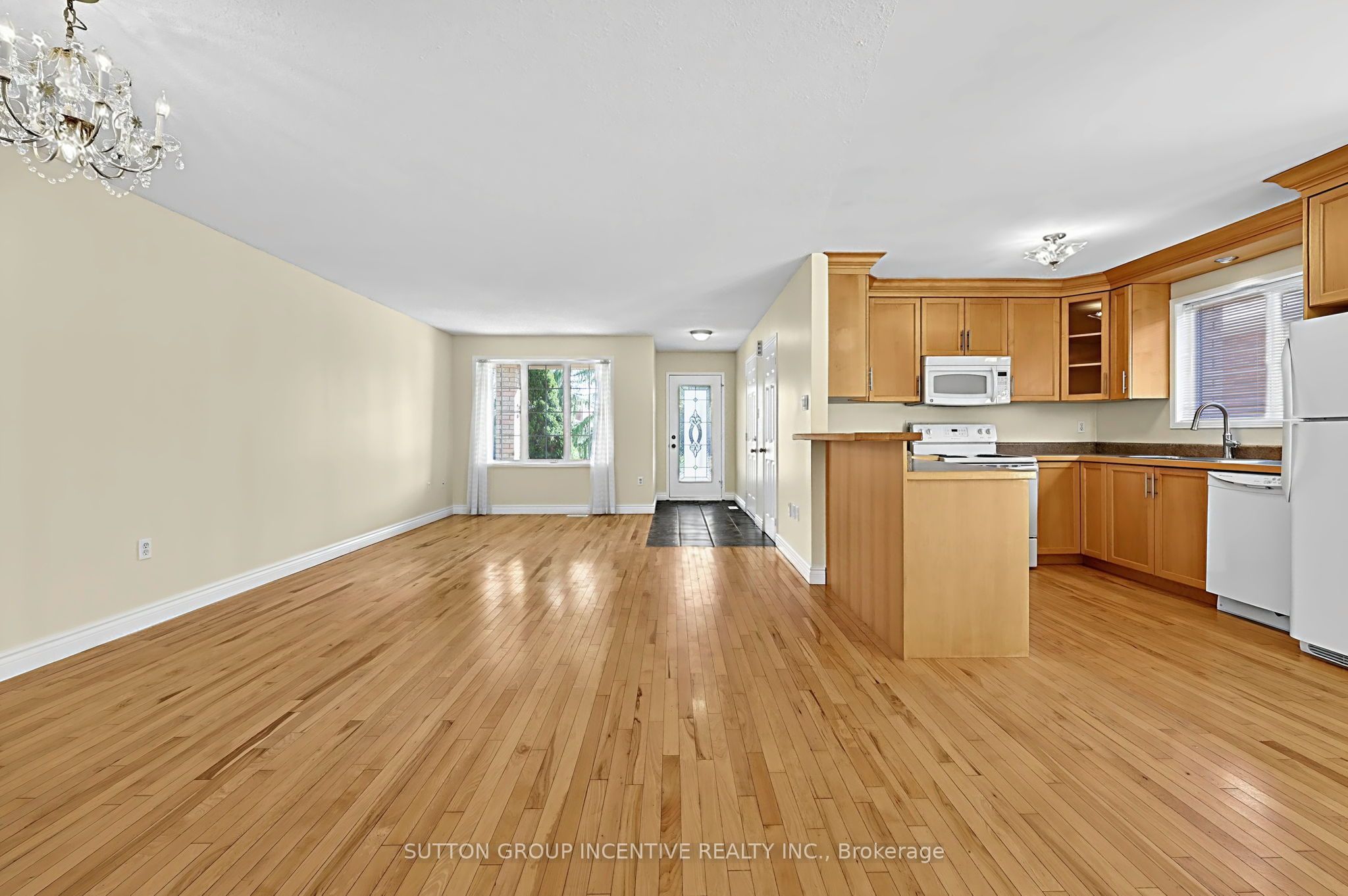 8 Lucas Avenue