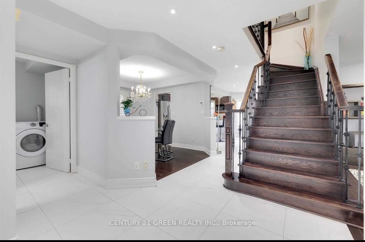 5623 Whitehorn Avenue