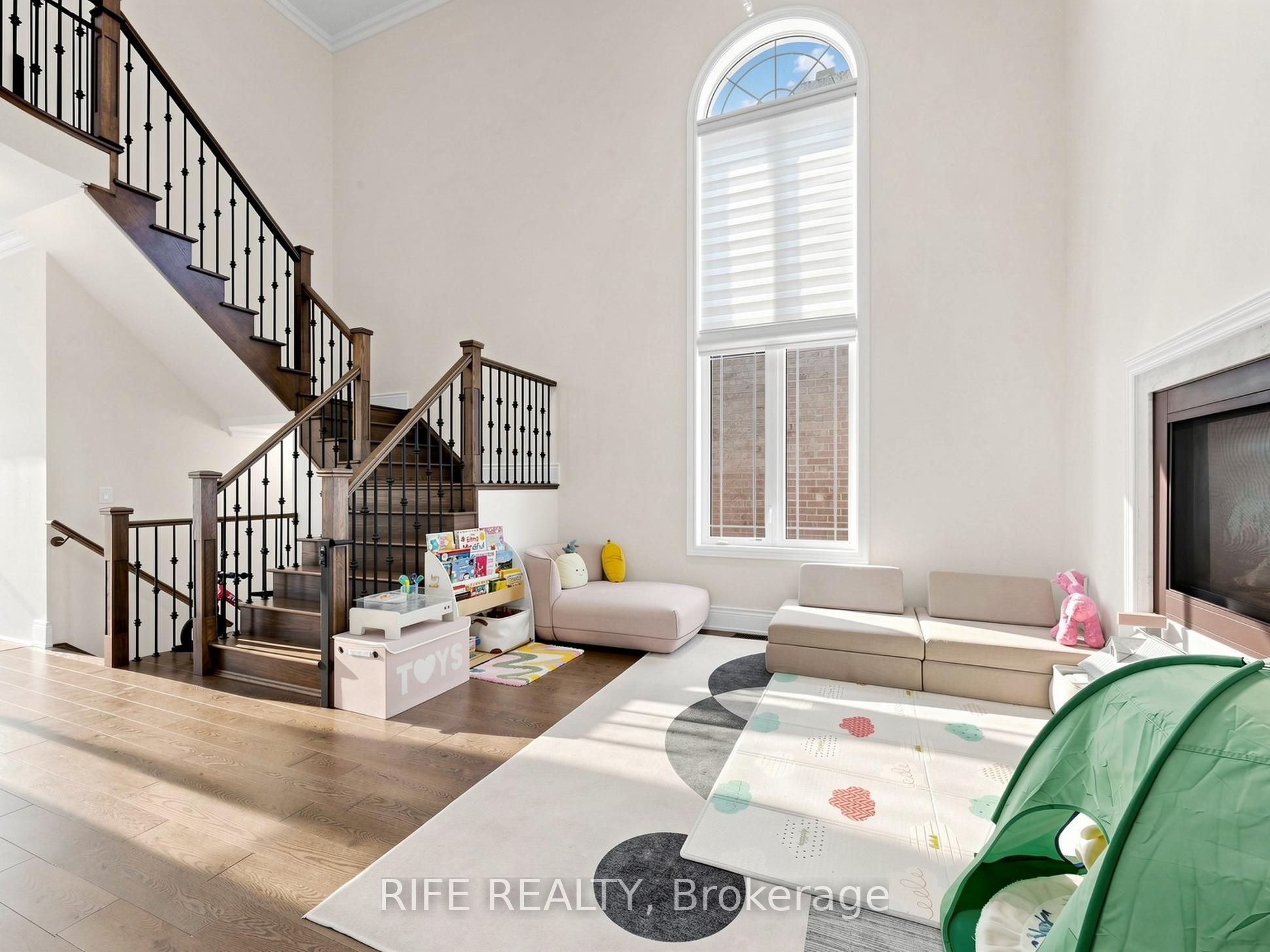 18 Rossini Drive