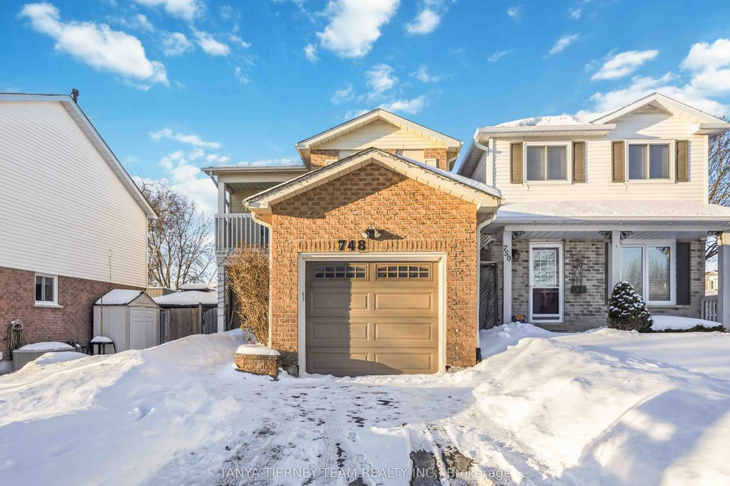Photo of 748 Bennett Crescent, Oshawa, ON L1K 1T6 (MLS # E12744308)