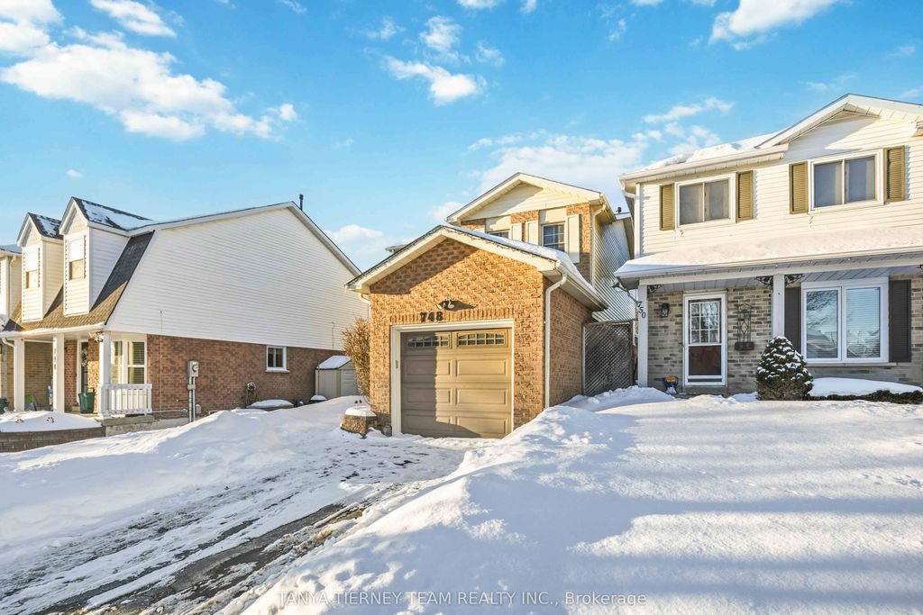 Photo of 748 Bennett Crescent, Oshawa, ON L1K 1T6 (MLS # E12744308)