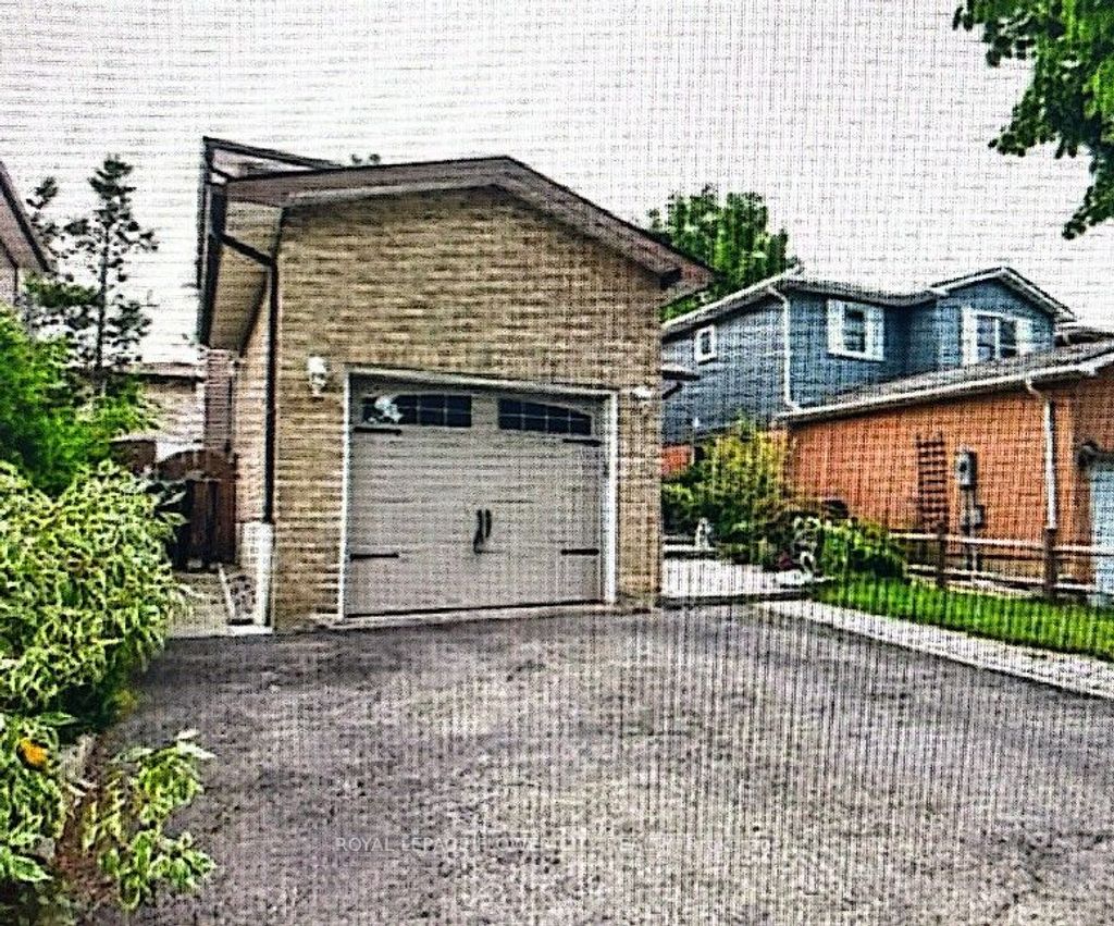 Photo of 16 Blossom Avenue, Brampton, ON L6X 2W3 (MLS # W13087492)