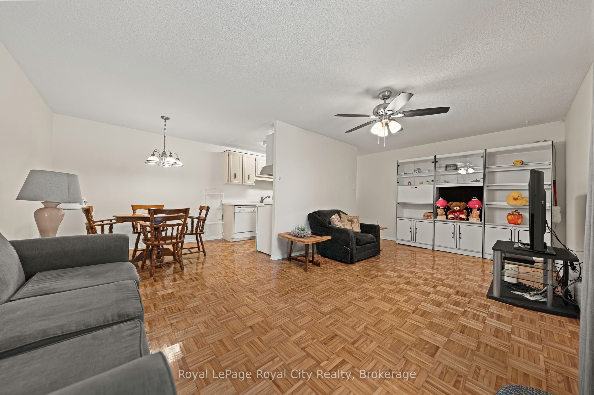 Photo 1 of 28 — 234 Willow Road 102, Guelph, ON N1H 7C6