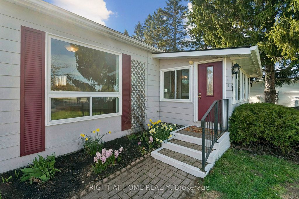 Photo of 6 Emery Court, Georgina, ON L0E 1R0 (MLS # N13042282)