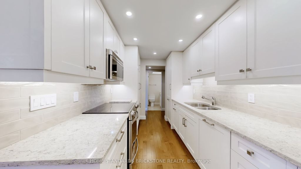 Photo of 47 St Clair Avenue W #803, Toronto, ON M4V 3A5 (MLS # C12771722)