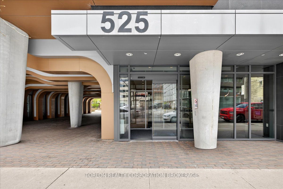 525 Adelaide Street W 1632