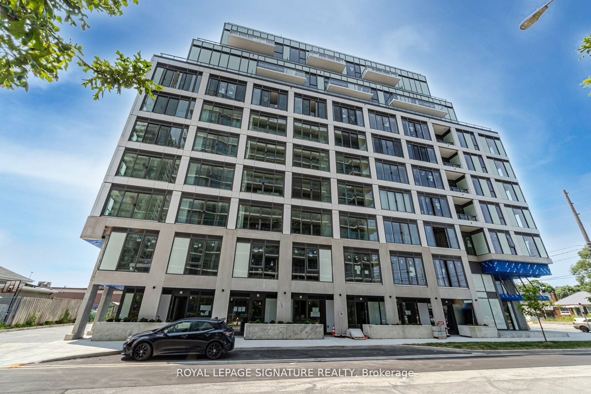 1195 The Queensway N/A 610