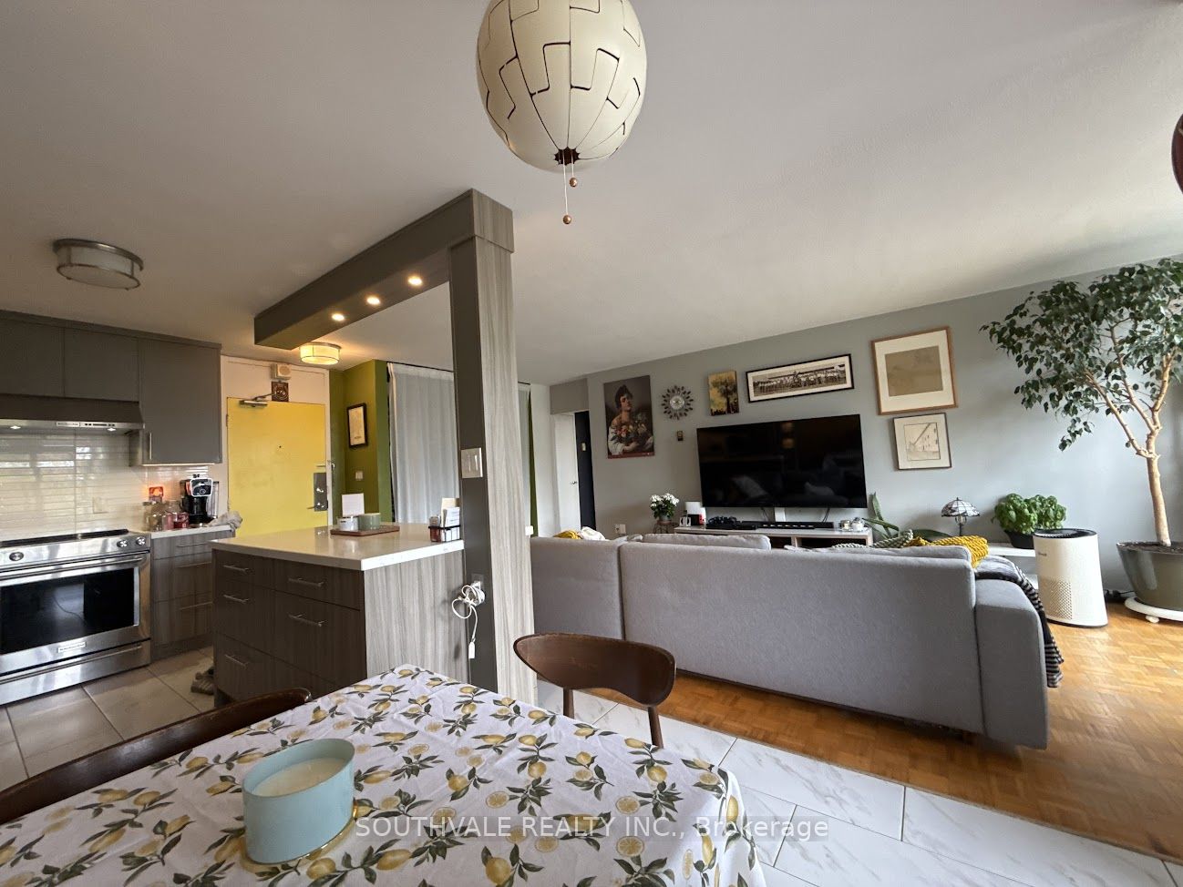 40 Homewood Avenue #404
