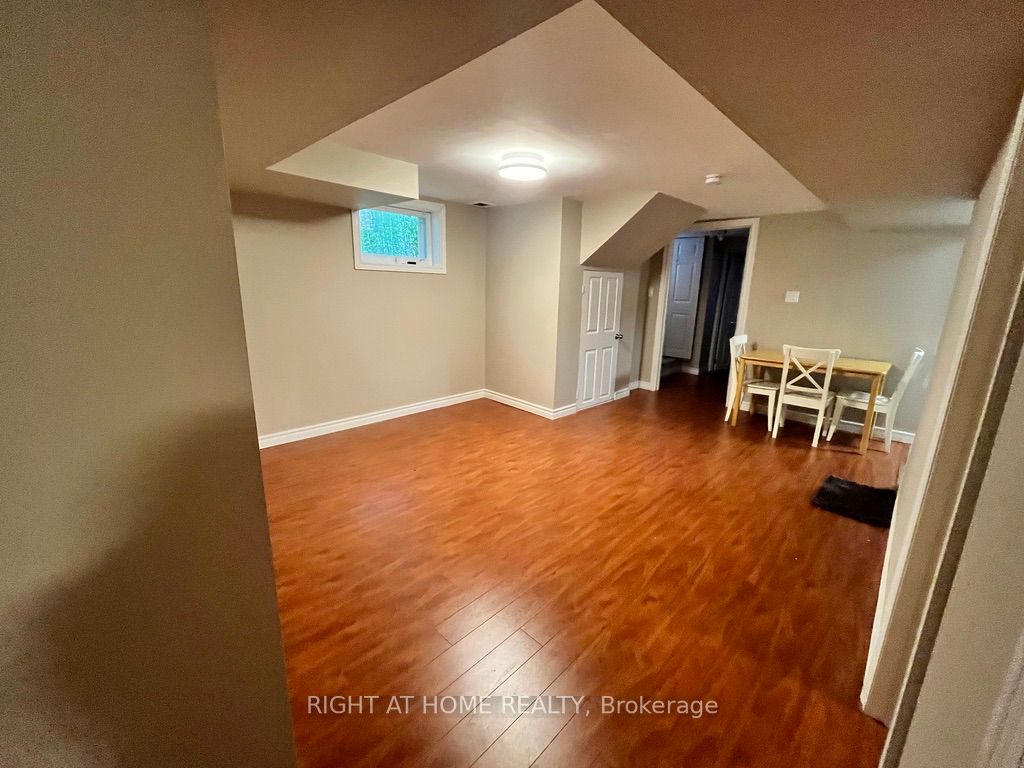 165 maple Avenue LOWER
