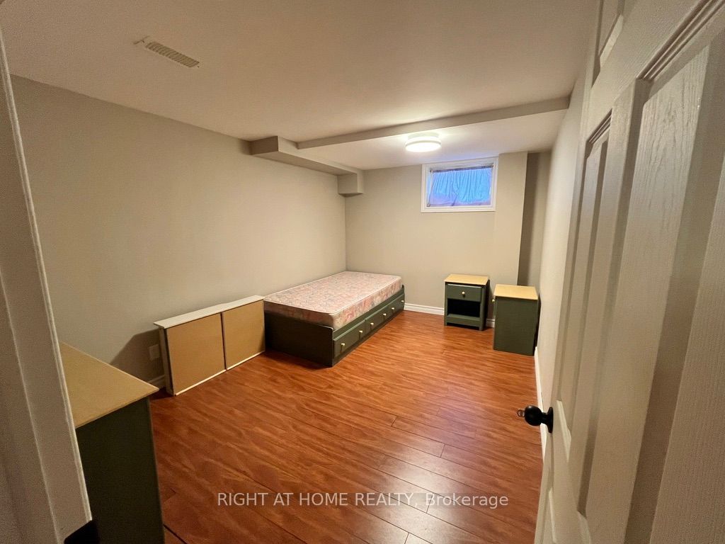 165 maple Avenue LOWER