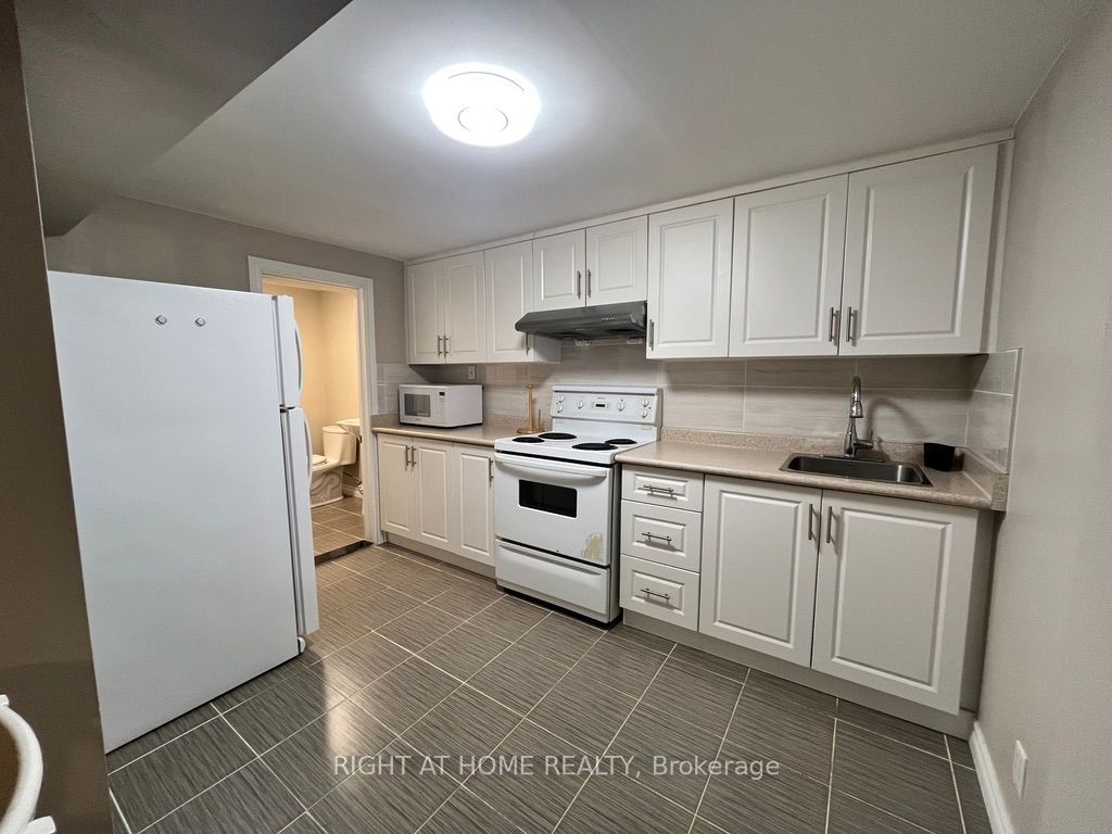 165 maple Avenue LOWER