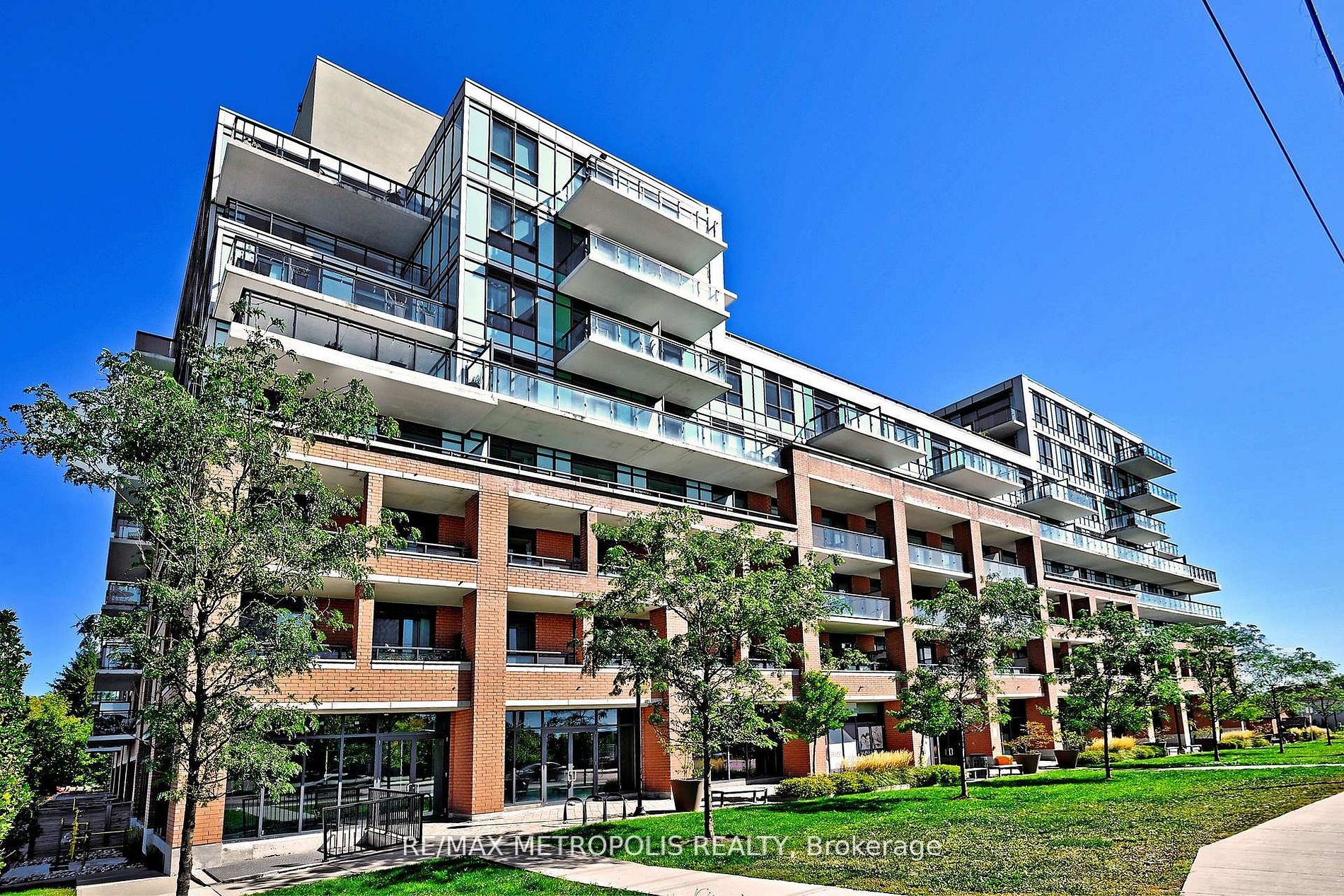 11611 Yonge Street 809