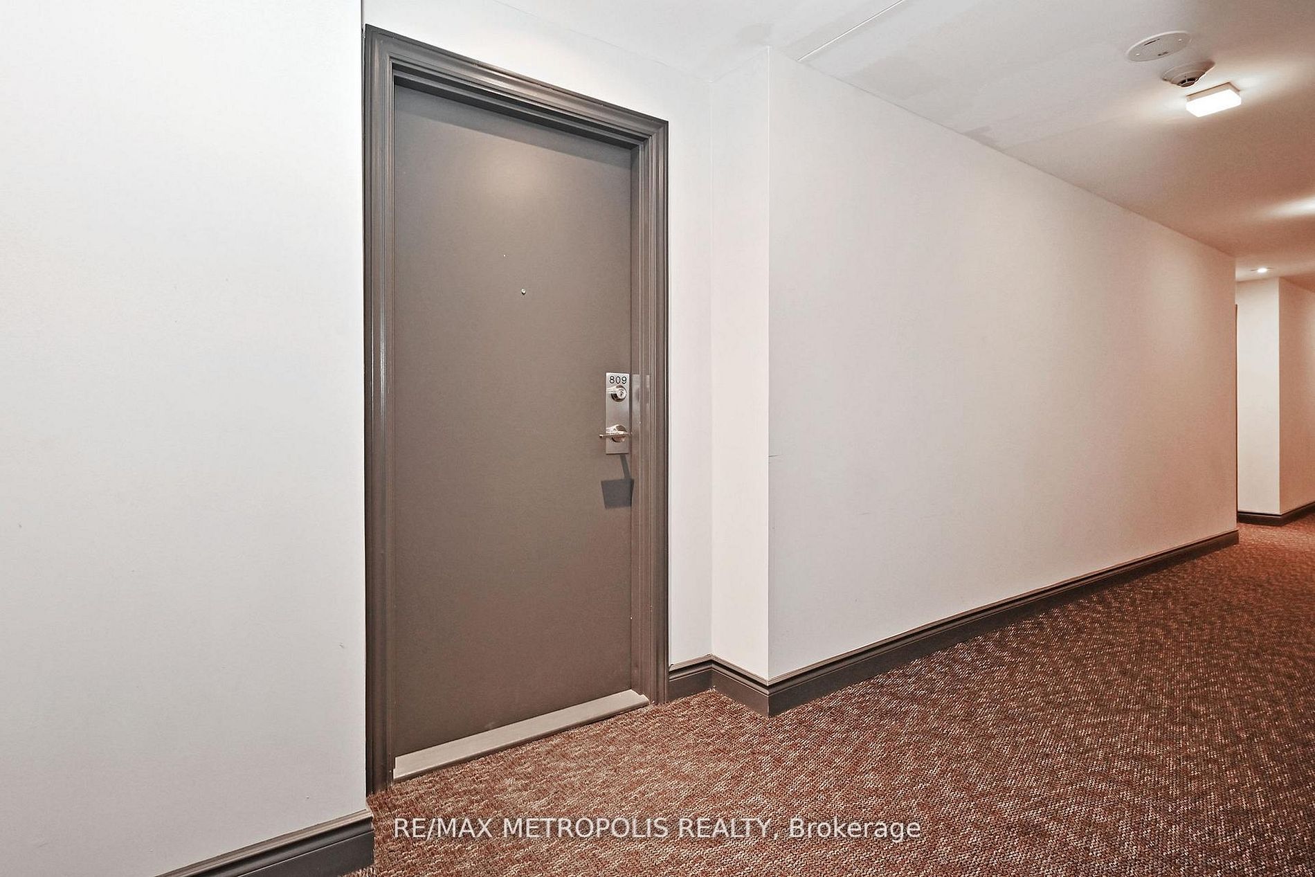 11611 Yonge Street 809