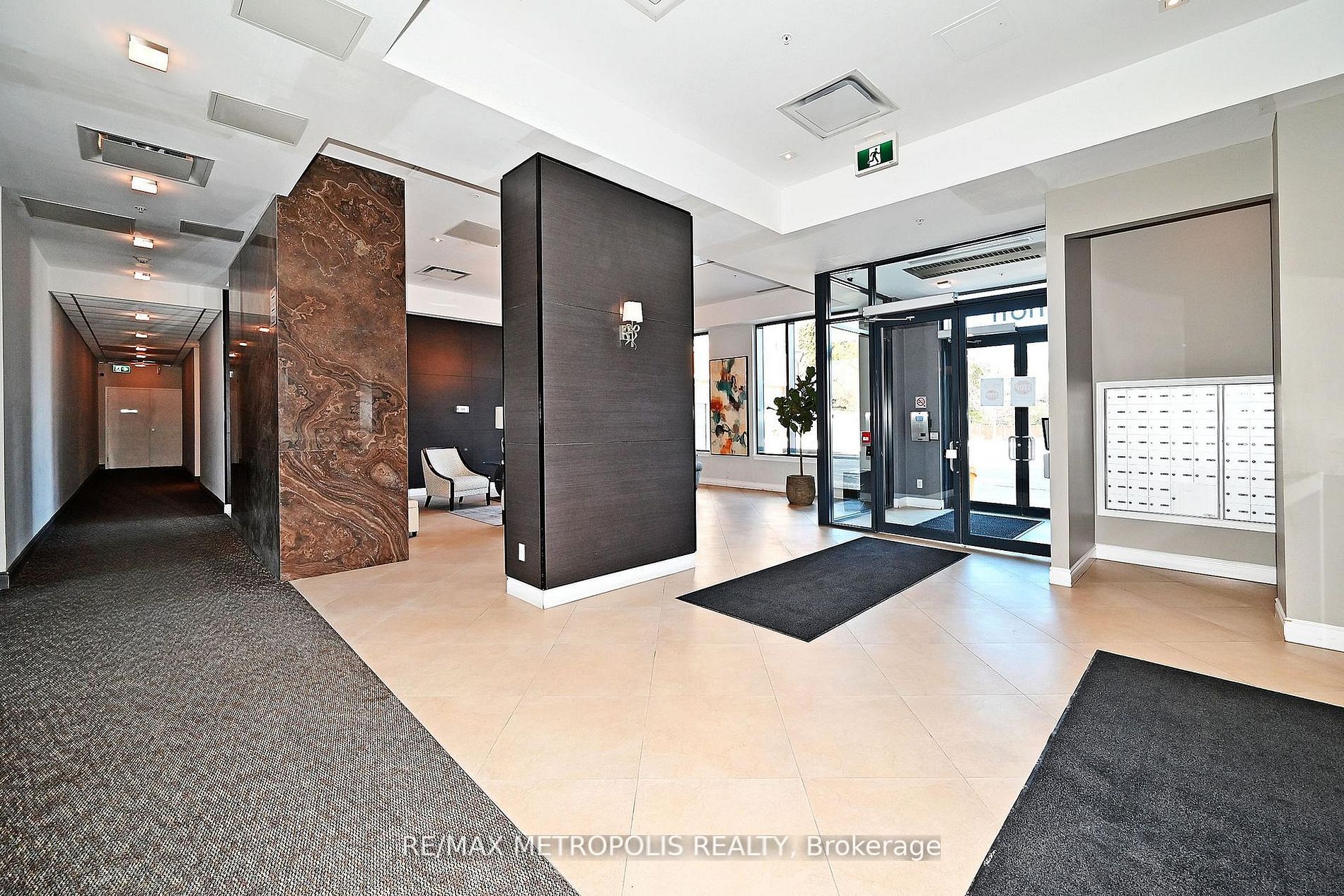 11611 Yonge Street 809
