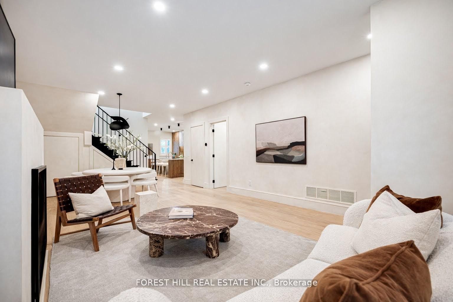 295 Strathmore Boulevard