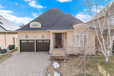29 Fontainebleu Road Brampton ON L6P 1Z1