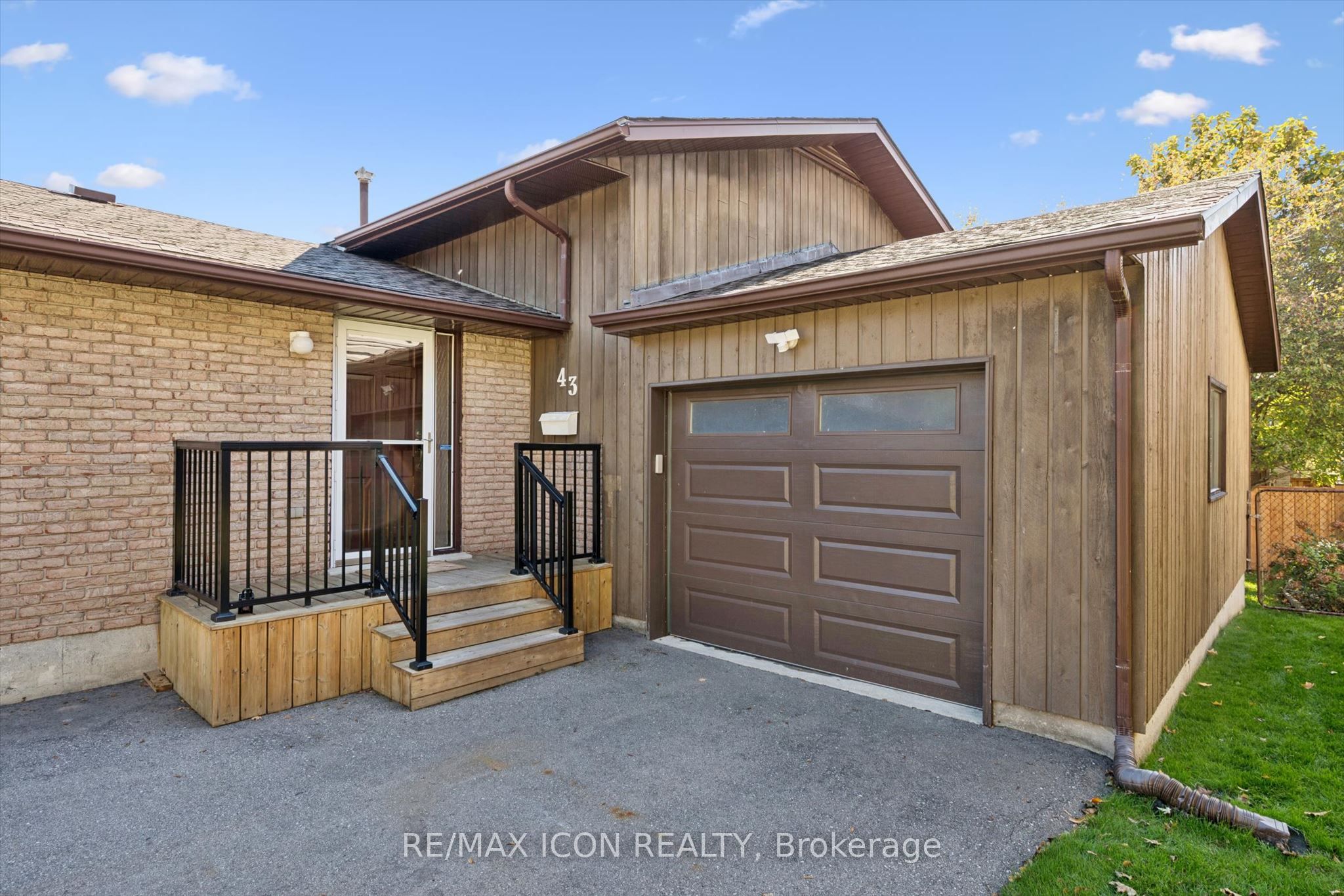 43 Lewis Crescent