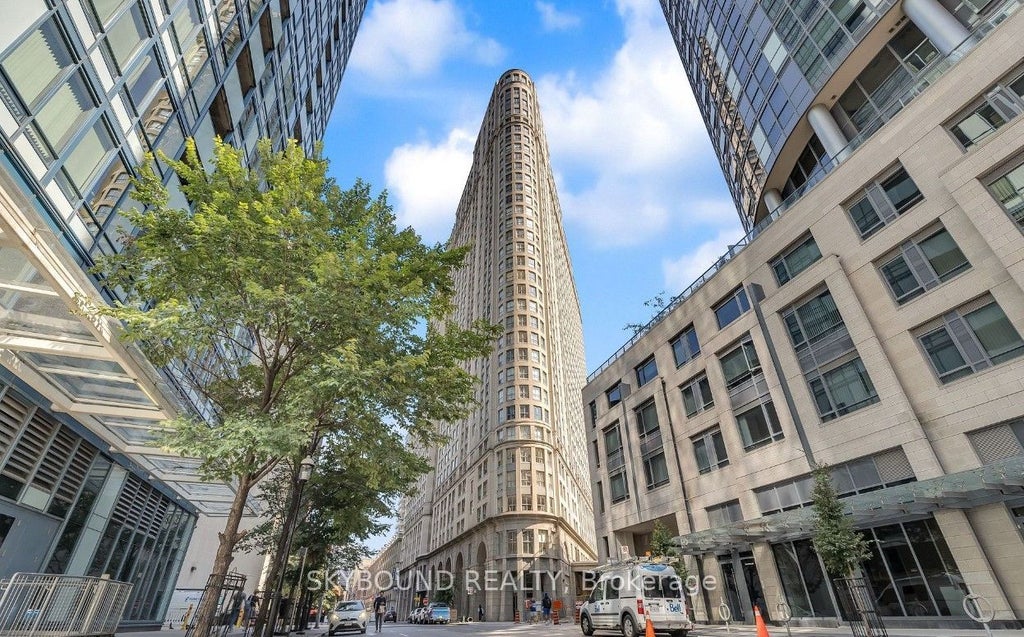 Photo of 25 The Esplanade N/A #2206, Toronto, ON M5E 1W5 (MLS # C13657418)