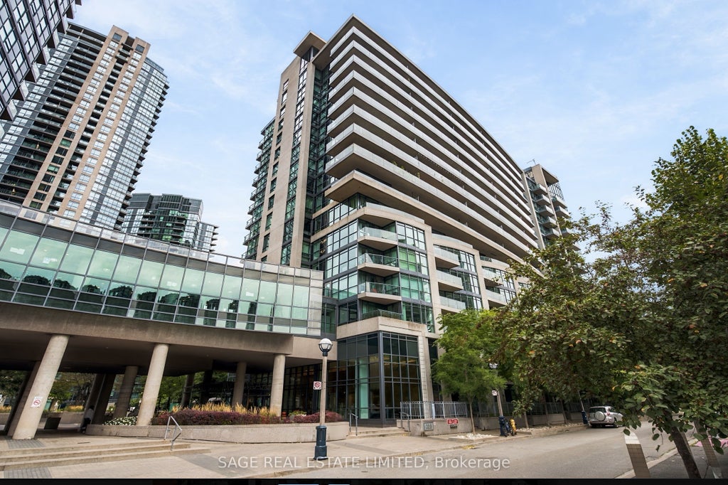 Photo of 209 Fort York Boulevard #579, Toronto, ON M5V 4A1 (MLS # C13843224)