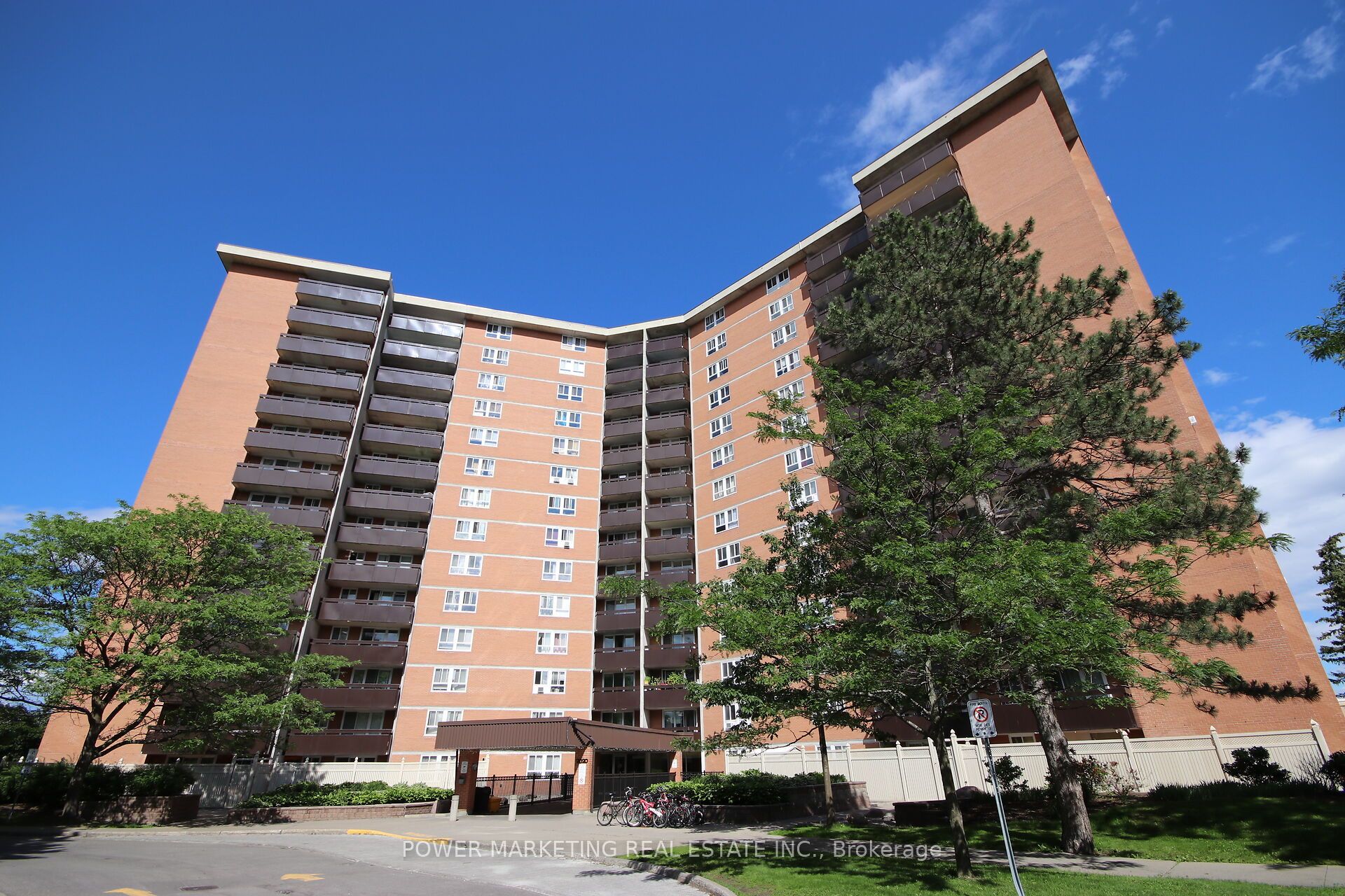 Photo 1 of 48 — 2020 JASMINE Crescent 810, Beacon Hill North - South and Area, ON K1J 8K5