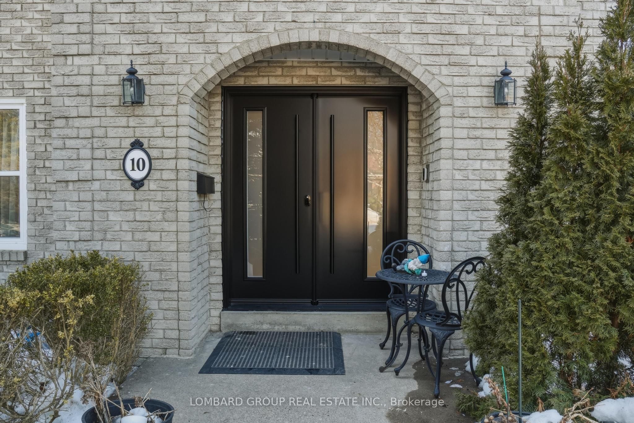 10 Whitmore Court