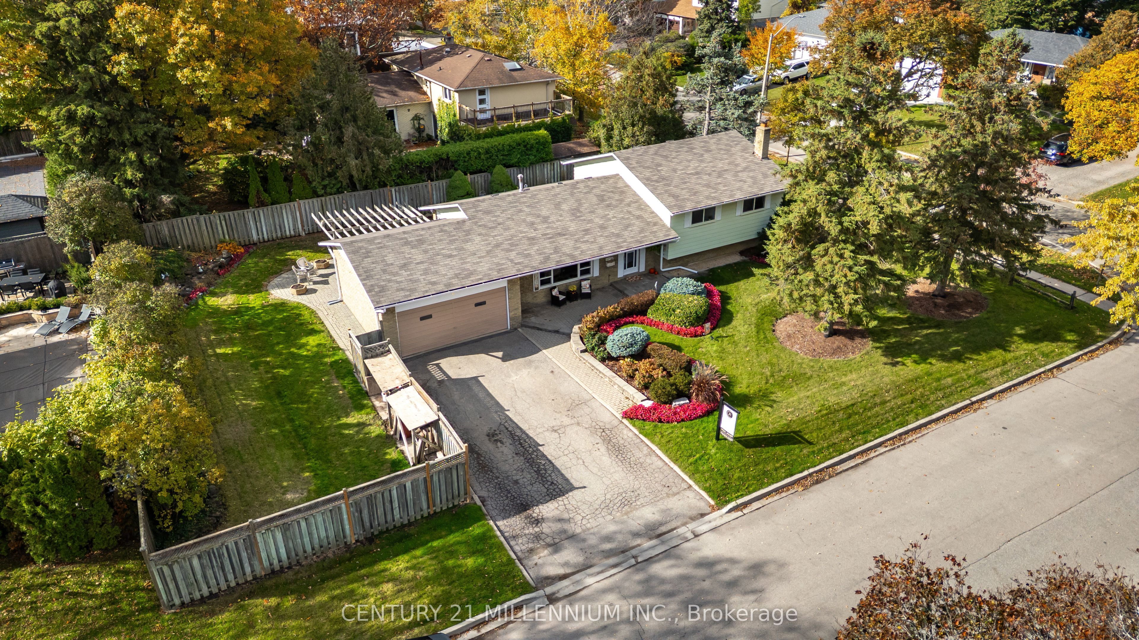 2 Pine Cliff Drive