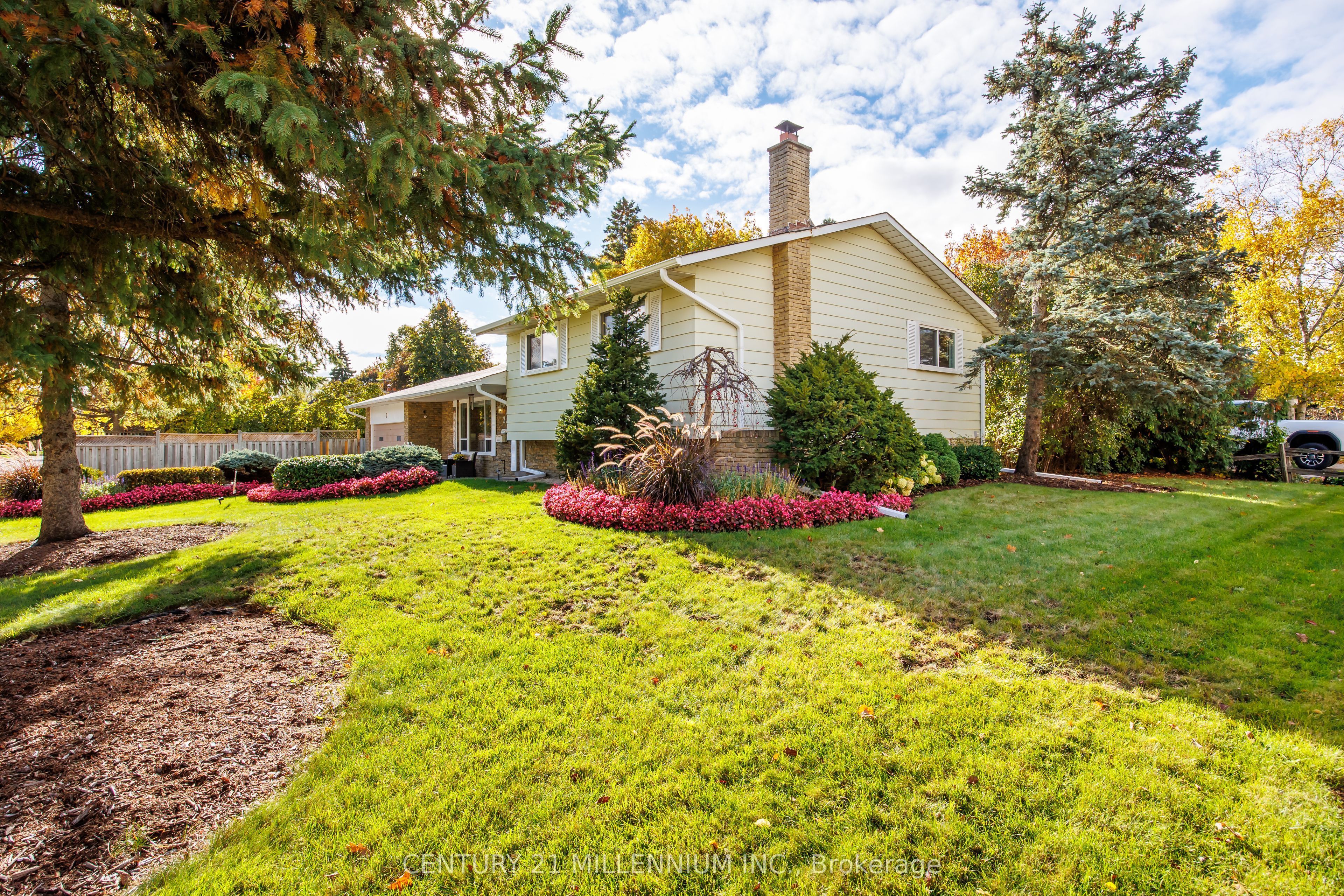 2 Pine Cliff Drive