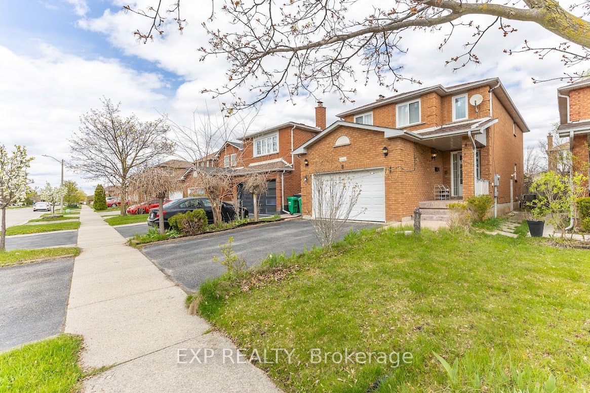 8 Faywood Drive
