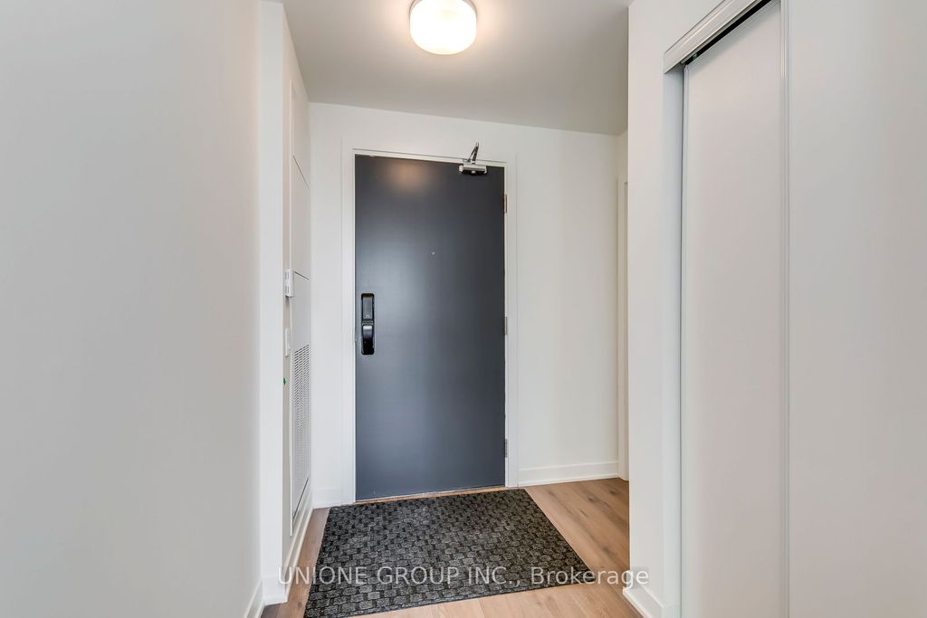 Photo of 405 Dundas Street W #407, Oakville, ON L6M 5P9 (MLS # W13094098)