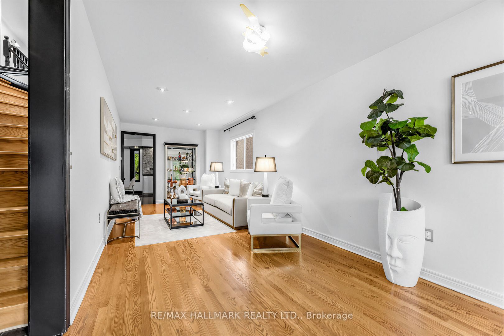 106 Larratt Lane