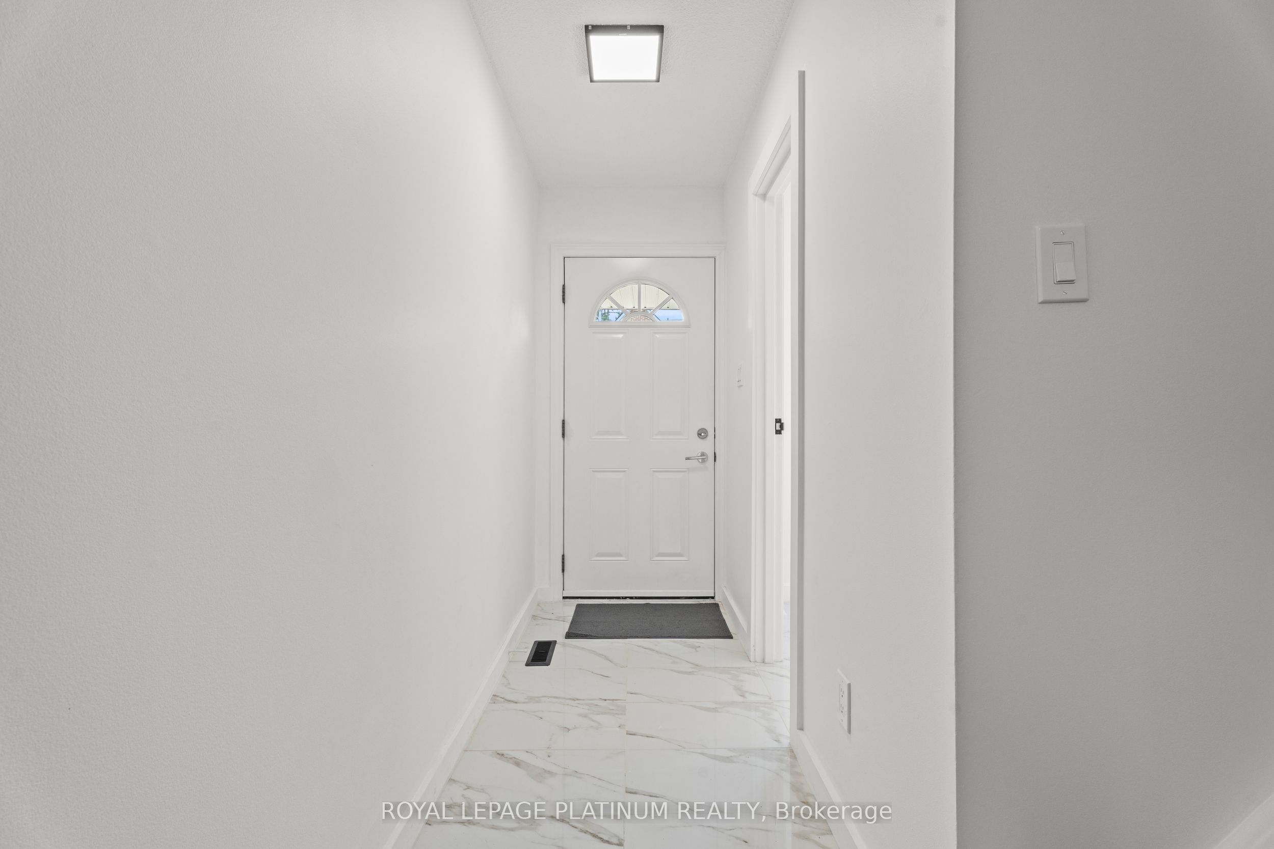 2120 Rathburn Road E 43