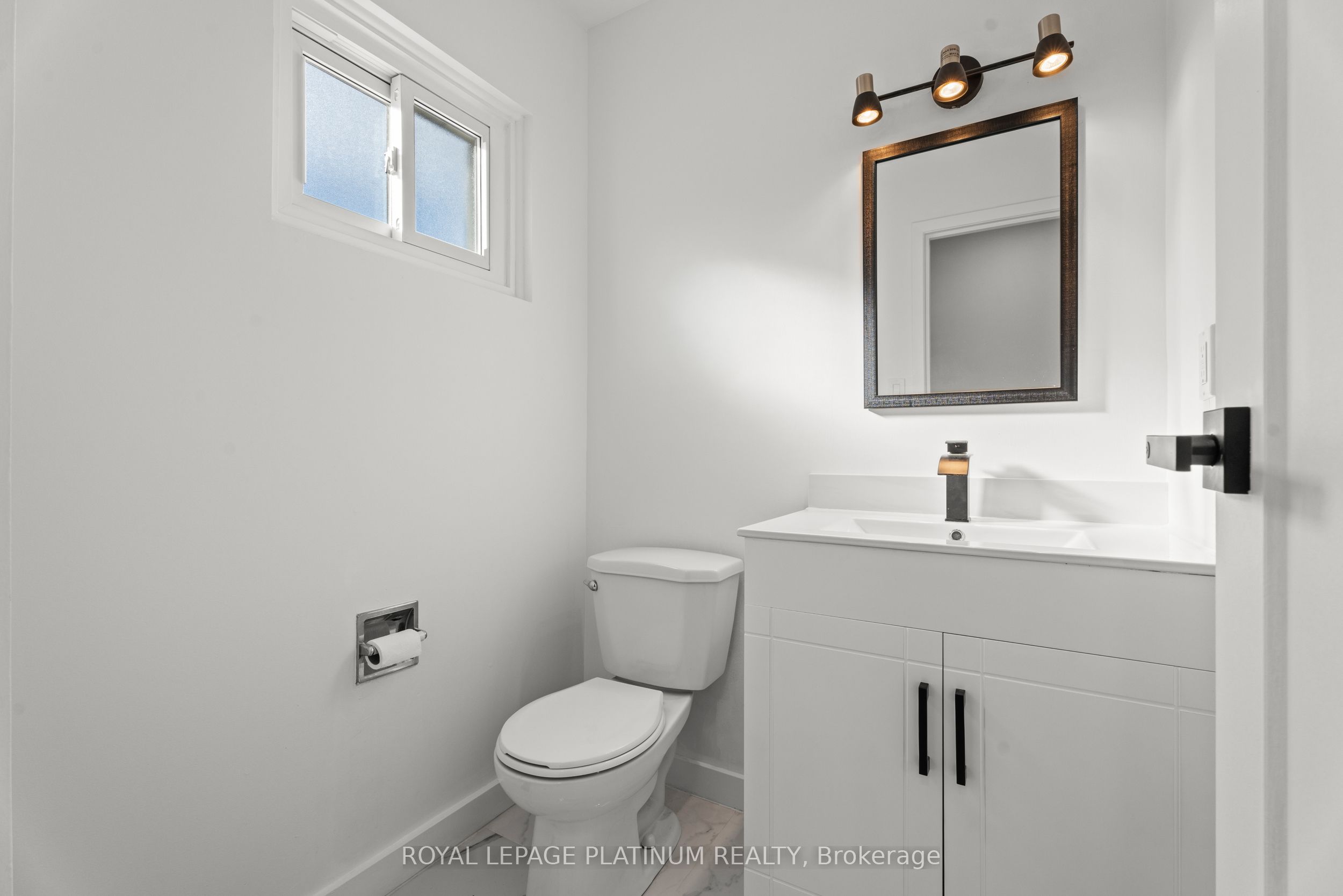 2120 Rathburn Road E 43