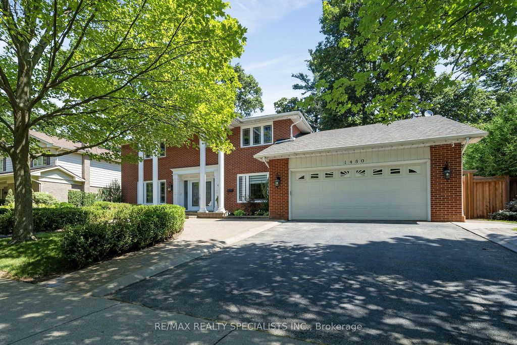 Photo of 1480 Ballyclare Drive, Mississauga, ON L5C 1J5 (MLS # W12613806)