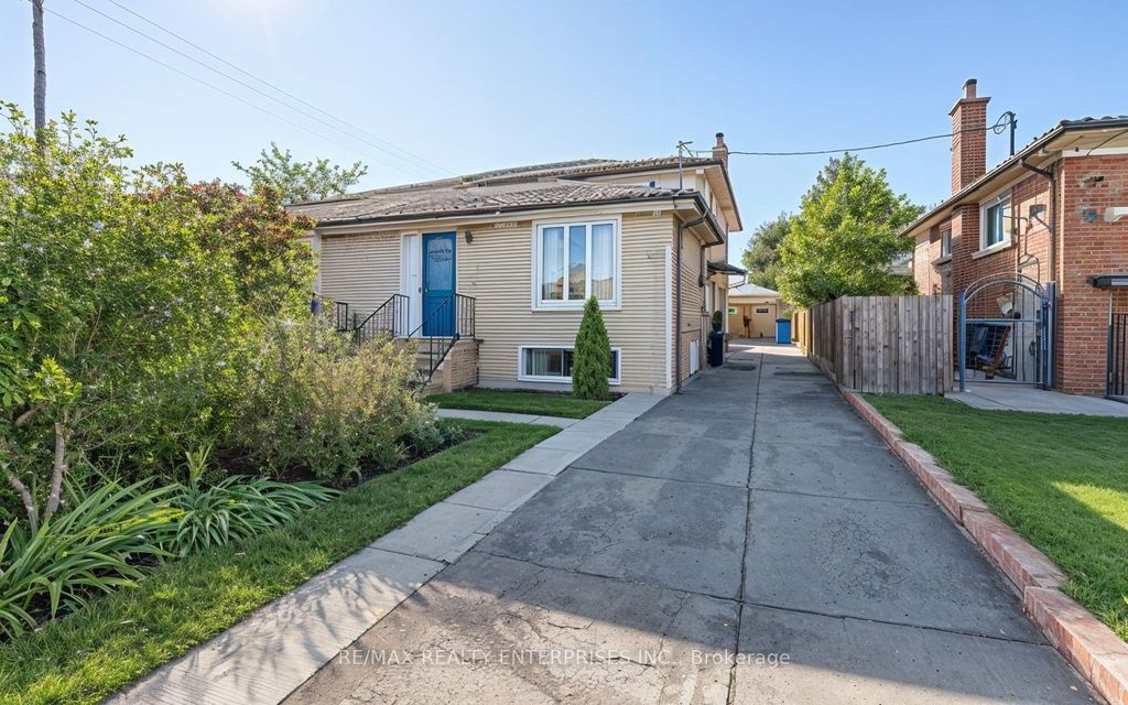 Photo of 79 Watney Crescent, Toronto, ON M3L 2E1 (MLS # W12498276)