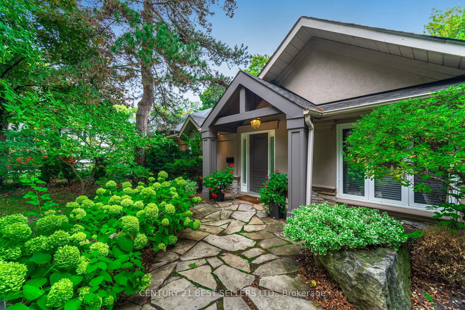 1595 Calverton Court