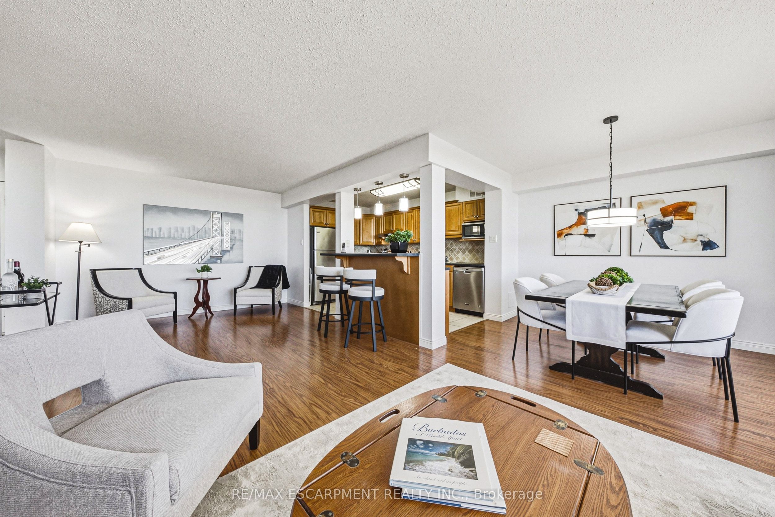 2055 UPPER MIDDLE Road 1105