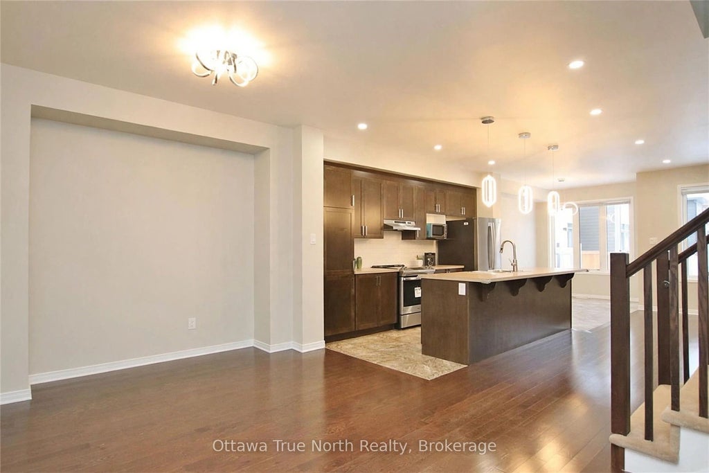Photo of 647 Gabriola Way, Kanata, ON K2T 0E2 (MLS # X13885454)