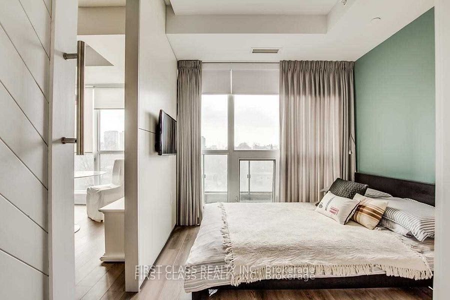 60 Berwick Avenue 606