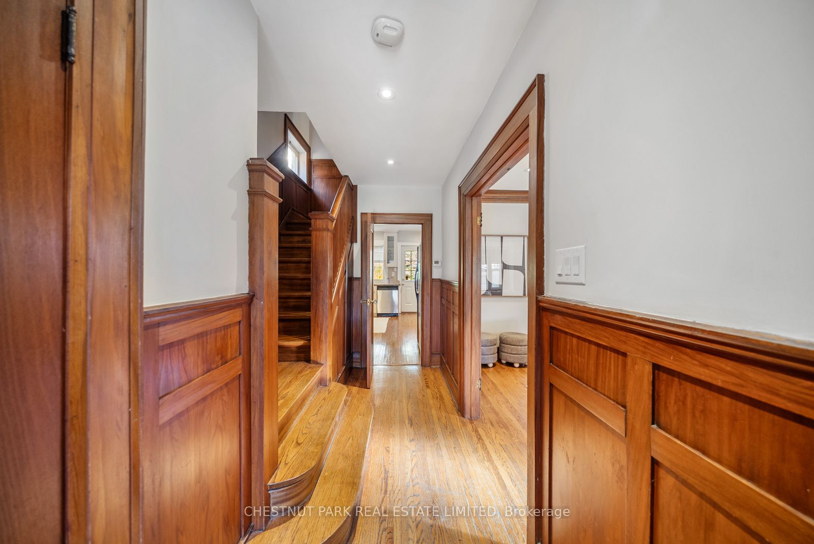 17 Glen Stewart Avenue