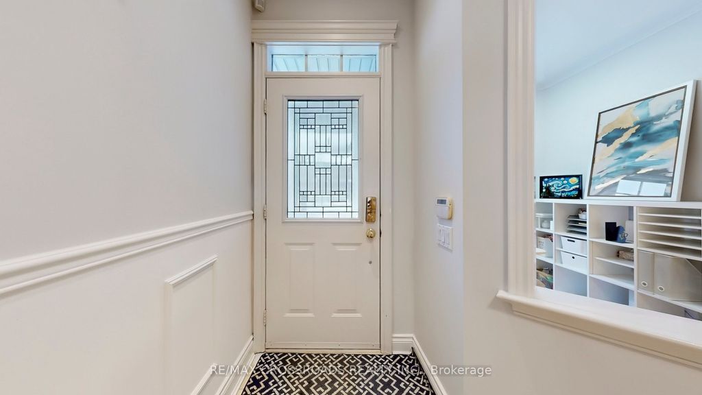 Photo of 93 Westbury Court, Richmond Hill, ON L4S 2L3 (MLS # N12714034)