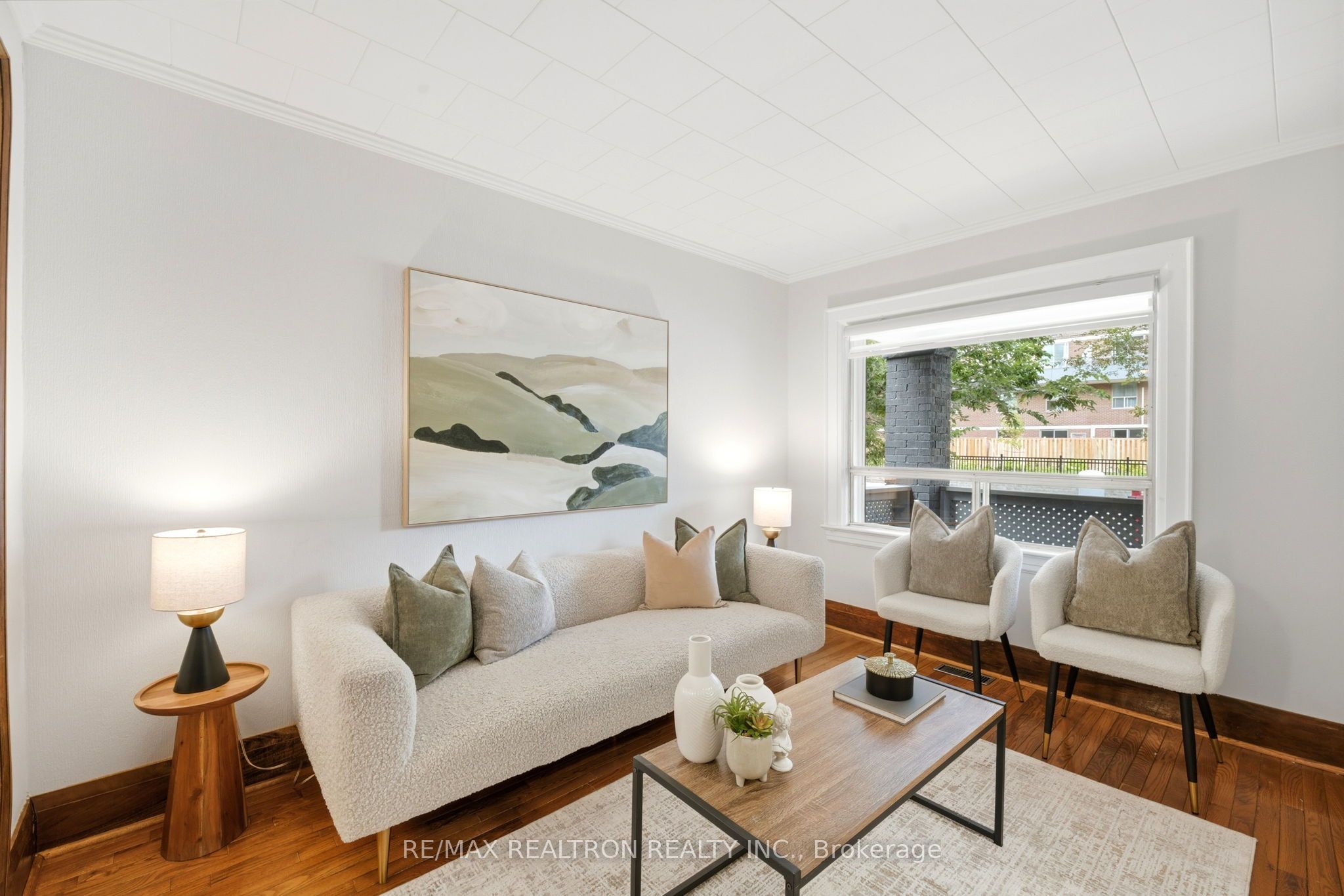 1056 Woodbine Avenue W