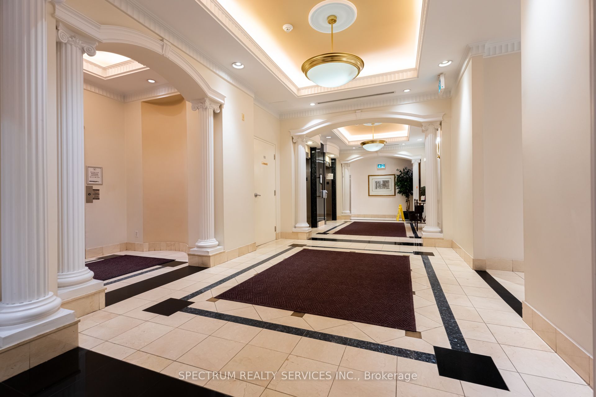 980 Yonge Street 205
