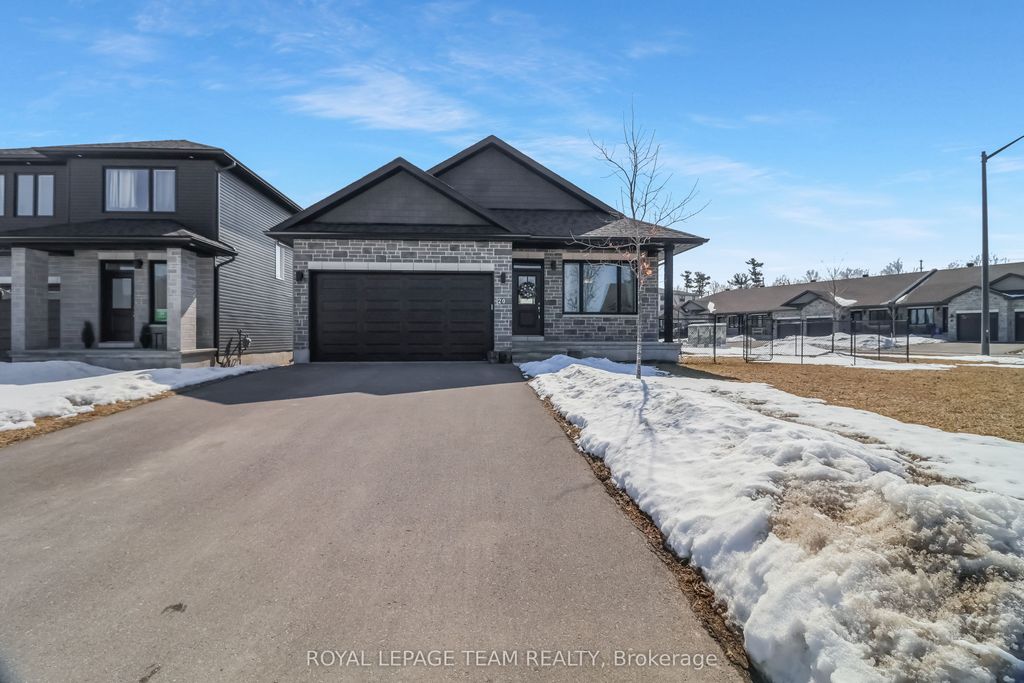 Photo of 20 Seabert Drive, Arnprior, ON K7S 0H9 (MLS # X12942146)