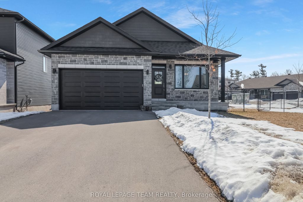 Photo of 20 Seabert Drive, Arnprior, ON K7S 0H9 (MLS # X12942146)